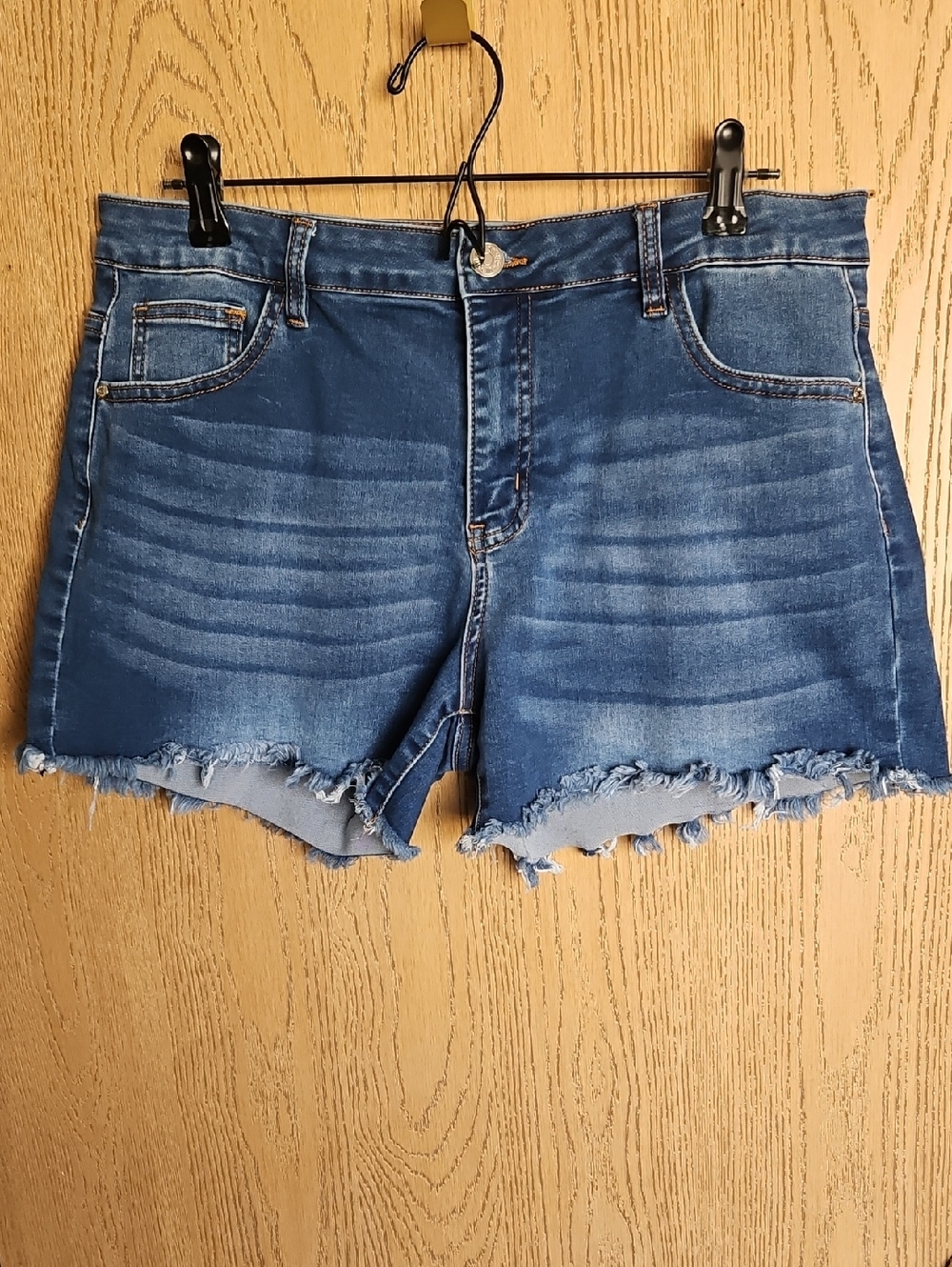 Vipones Women’s Blue Denim Frayed Hem Shorts